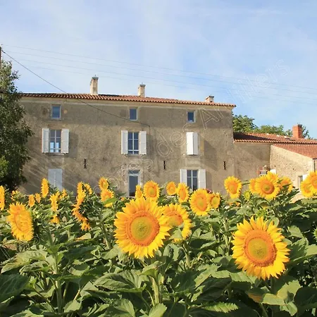 Les Des Ardillers 3* Saint-Pierre-le-Vieux